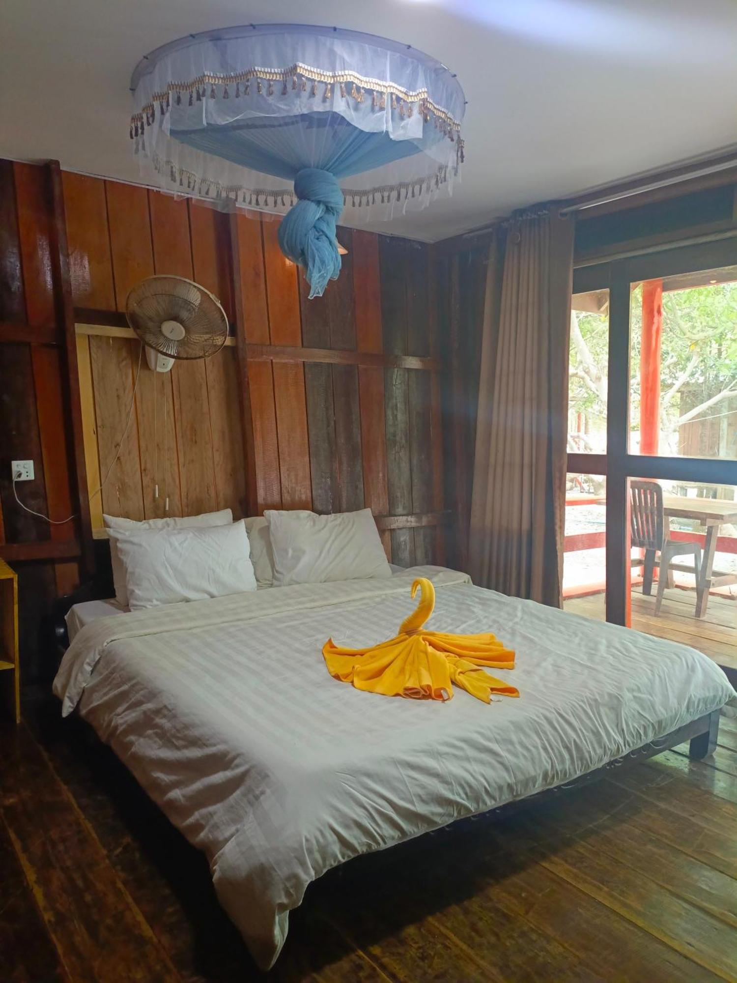 Koh Rong Beach Hostel And Bungalows Kaoh Touch Экстерьер фото