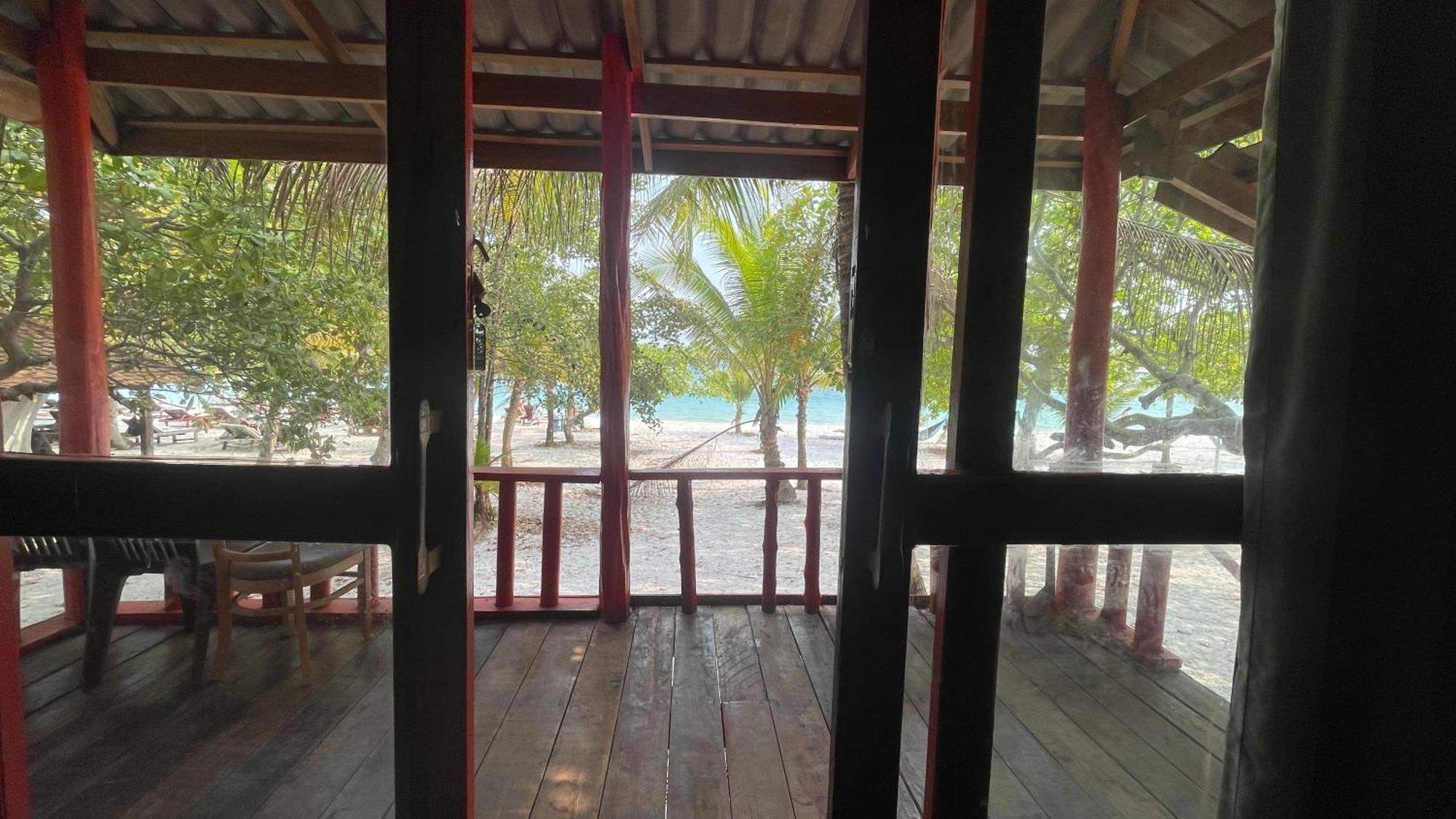 Koh Rong Beach Hostel And Bungalows Kaoh Touch Экстерьер фото